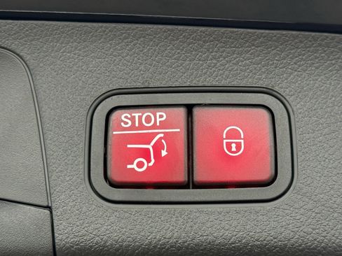 New 2026 Mercedes-Benz GLA 35 AMG 4MATIC image 13