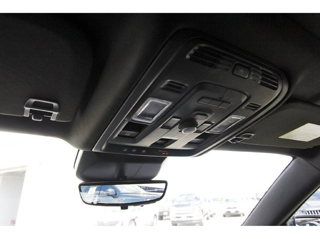 Used 2021 Cadillac Escalade Sport w/ LPO, Illumination Package AWD/4WD image 28