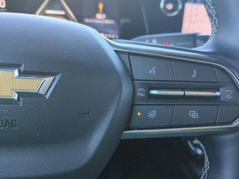 Used 2025 Chevrolet Traverse LT image 34