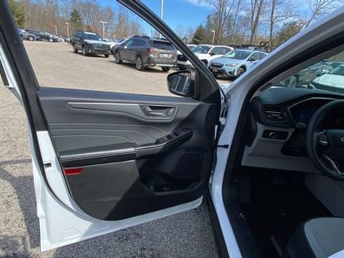 Used 2024 Ford Escape Active AWD/4WD image 14