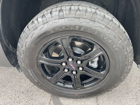 Used 2023 GMC Acadia AT4 w/ Technology Package image 12