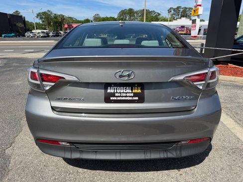 Used 2017 Hyundai Sonata SE image 5