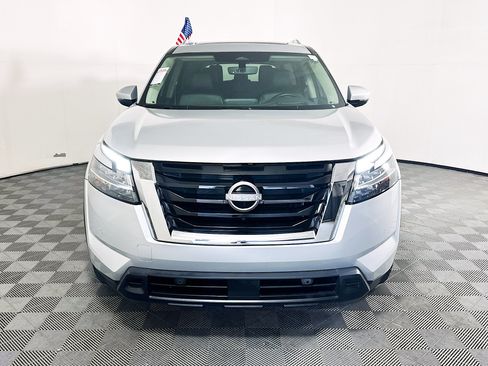 Used 2024 Nissan Pathfinder Platinum w/ Cargo Package AWD/4WD image 8