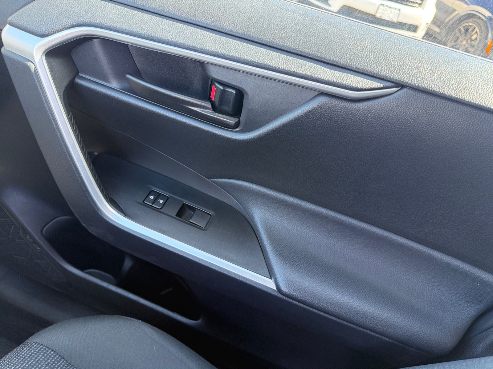 Certified 2025 Toyota RAV4 LE AWD/4WD image 16