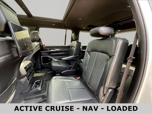 Used 2022 Jeep Wagoneer Series III w/ Premium Group I AWD/4WD image 22