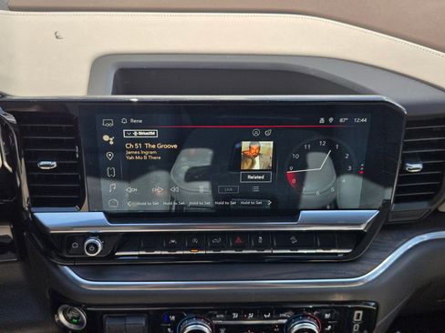 Certified 2022 GMC Sierra 1500 SLT w/ SLT Premium Package image 17