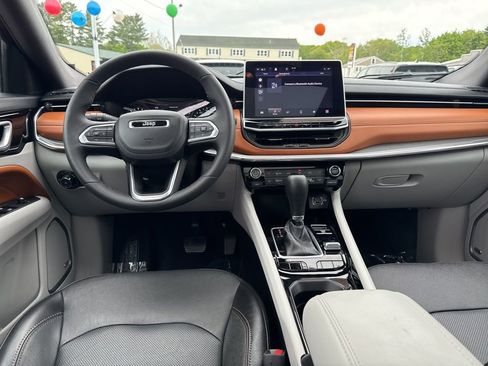 Certified 2023 Jeep Compass Limited w/ Sun and Sound Group AWD/4WD image 21