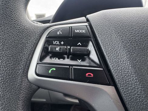 Used 2018 Hyundai Elantra SE image 33