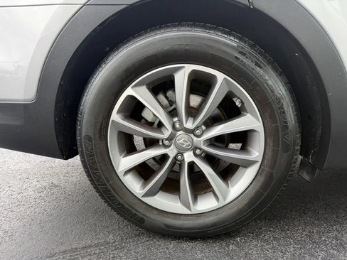 Used 2018 Hyundai Santa Fe SE FWD image 36