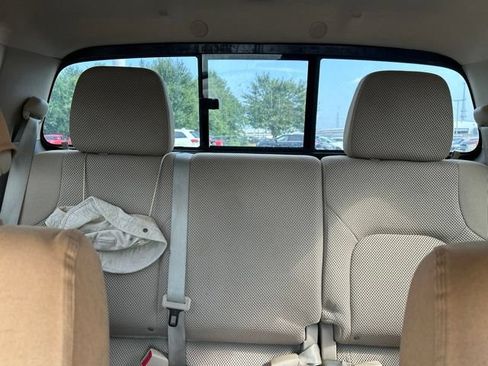 Used 2015 Nissan Frontier SV w/ SV Value Truck Package RWD image 25
