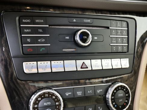Used 2017 Mercedes-Benz SL 550 image 21