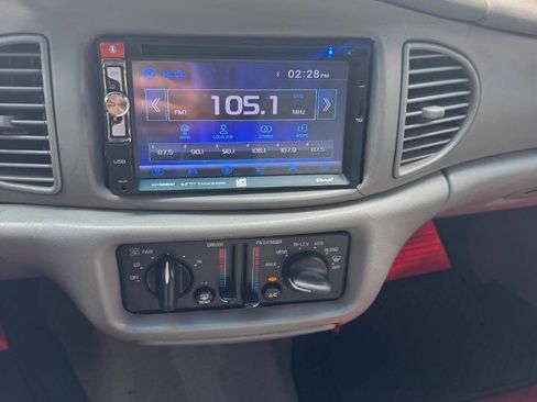 Used 2003 Buick Century Custom image 11