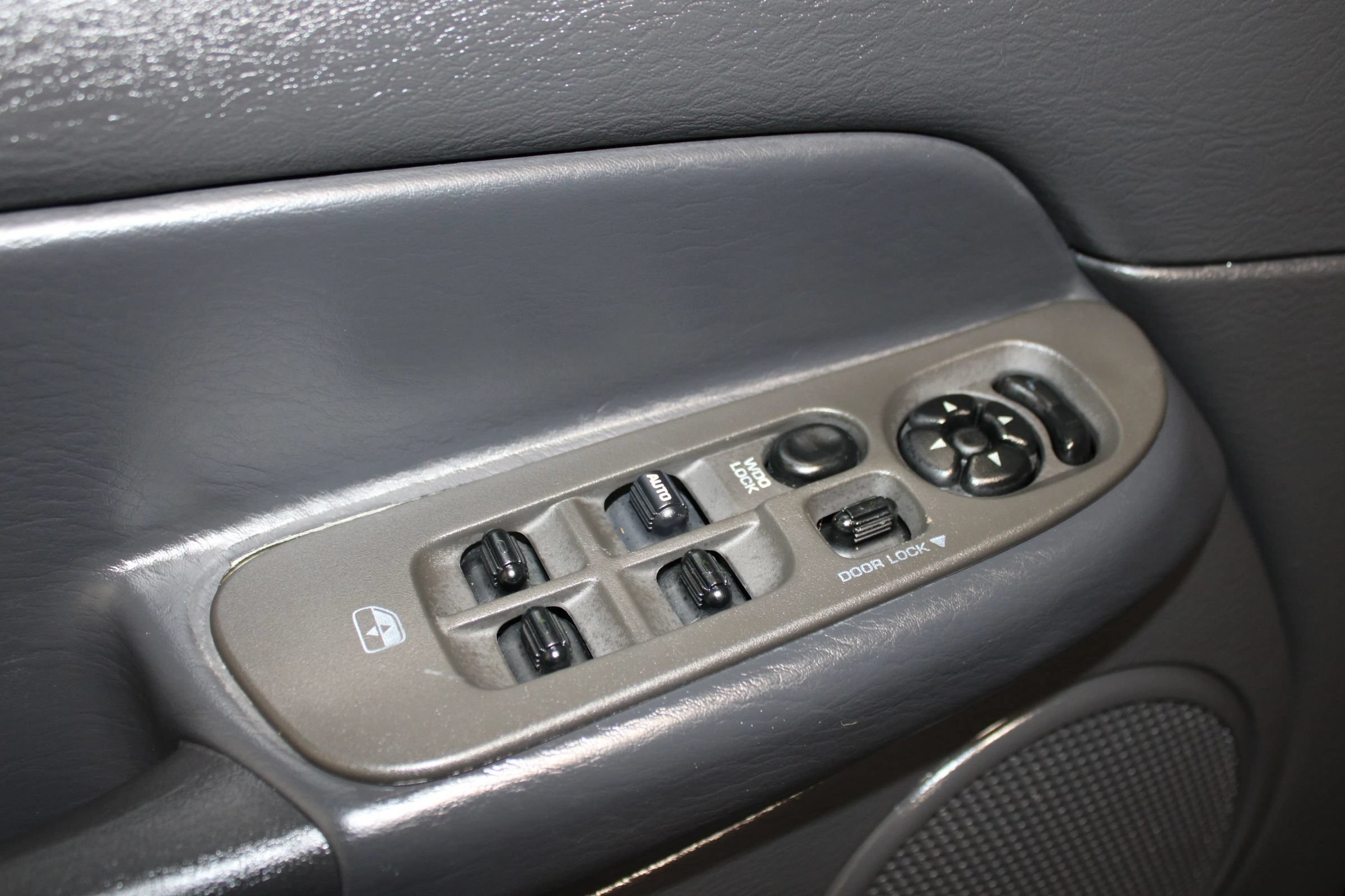 Used 2005 Dodge Ram 2500 Truck SLT RWD image 9