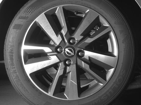 Used 2025 Nissan Versa SV FWD image 14