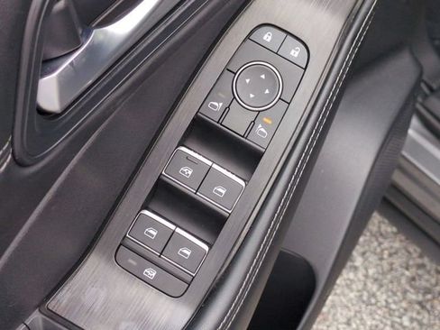 Certified 2025 Nissan Rogue SL w/ SL Premium Package FWD image 15