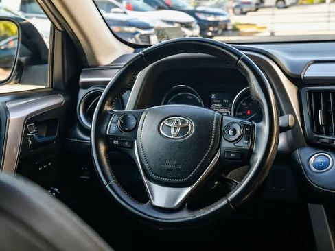 Used 2017 Toyota RAV4 Limited image 12