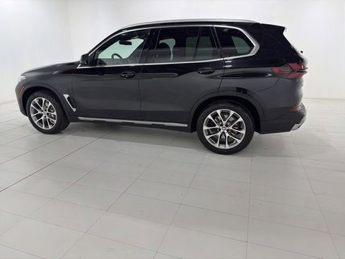 Certified 2024 BMW X5 xDrive40i w/ Premium Package AWD/4WD image 2