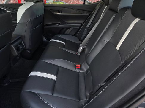 Used 2026 Toyota Camry SE FWD image 11