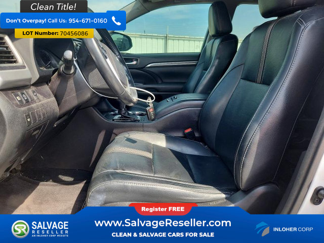 Used 2017 Toyota Highlander SE FWD image 9