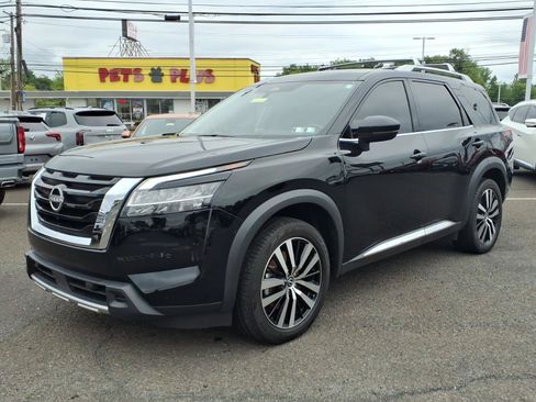 Used 2023 Nissan Pathfinder Platinum AWD/4WD image 8