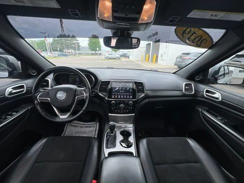 Used 2019 Jeep Grand Cherokee Altitude AWD/4WD image 19