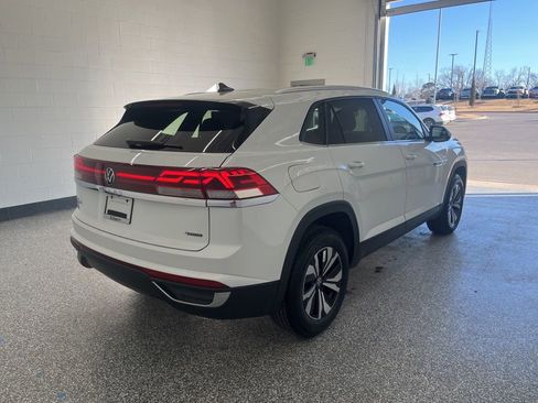 New 2026 Volkswagen Atlas Cross Sport SE image 6