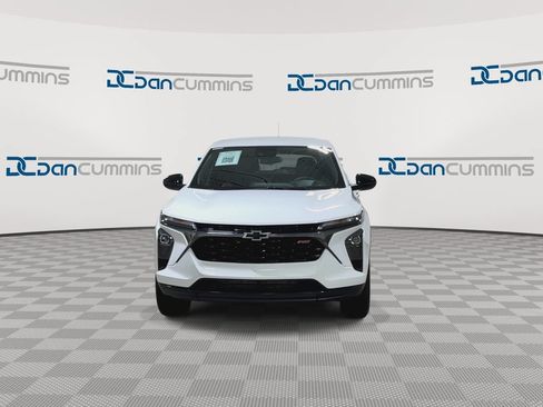 Used 2024 Chevrolet Trax RS FWD image 3
