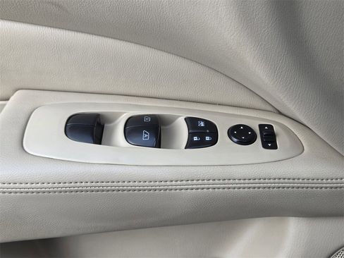 Used 2020 Nissan Pathfinder SV w/ Cargo Package image 15