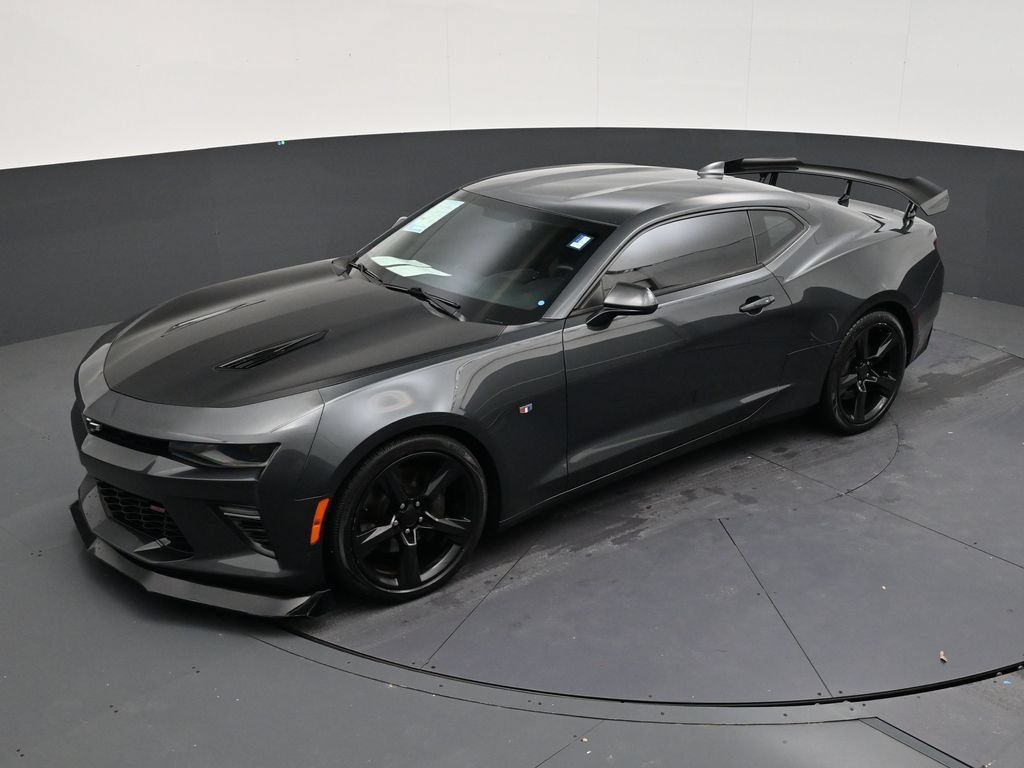 Used 2018 Chevrolet Camaro SS RWD image 12