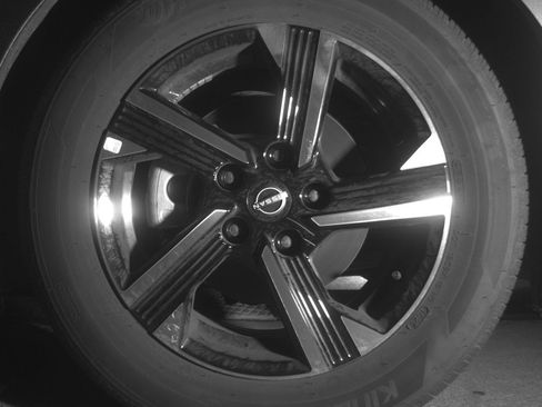 Used 2025 Nissan Sentra SV FWD image 12