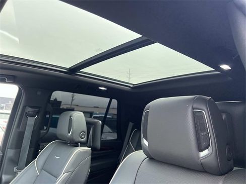 Certified 2024 Cadillac Escalade Premium Luxury w/ Performance Package image 22