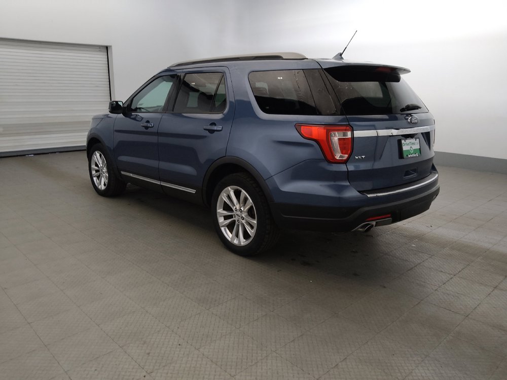 Used 2018 Ford Explorer XLT w/ Equipment Group 201A AWD/4WD image 3