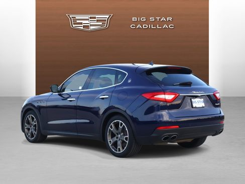 Used 2017 Maserati Levante image 3