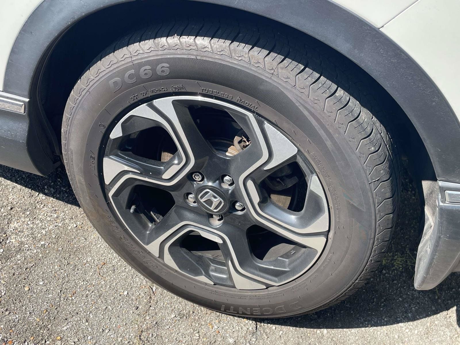 Used 2018 Honda CR-V Touring image 4