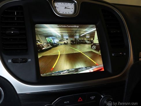 Used 2018 Chrysler 300 Touring image 22