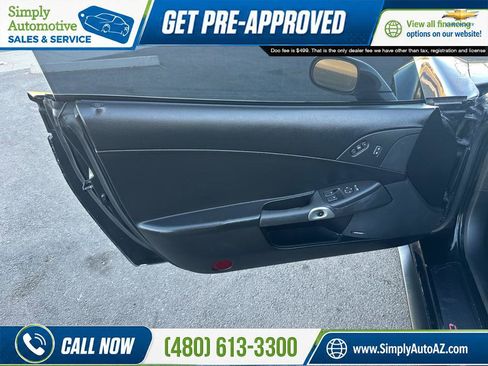 Used 2005 Chevrolet Corvette Coupe w/ Preferred Equipment Group RWD image 16