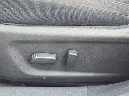 Used 2025 Nissan Altima 2.5 SV FWD image 16