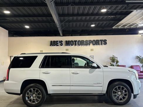 Used 2017 GMC Yukon Denali w/ Open Road Package AWD/4WD image 4