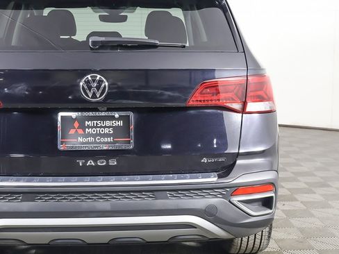Used 2023 Volkswagen Taos SE w/ Panoramic Sunroof Package image 16