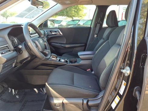 Used 2022 Mitsubishi Outlander ES image 12