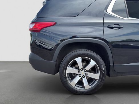 Used 2021 Chevrolet Traverse LT w/ LT Premium Package AWD/4WD image 23