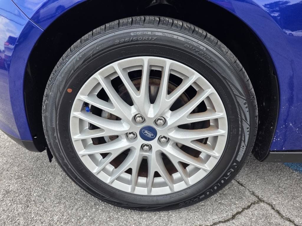 Used 2014 Ford Focus Titanium FWD image 11