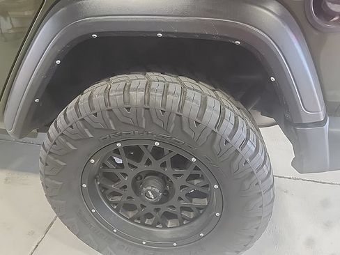 Used 2021 Jeep Wrangler Unlimited Sport AWD/4WD image 5