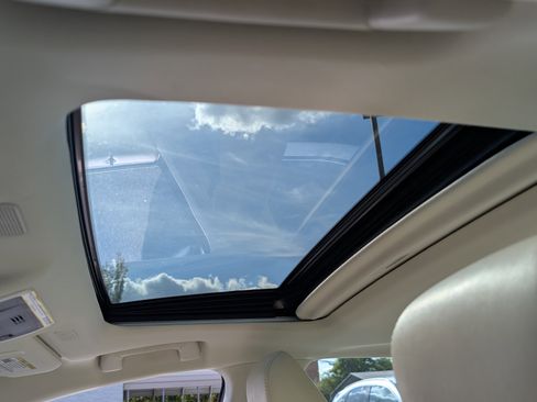 Certified 2022 Lexus ES 300h 300h image 18