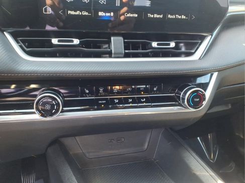 Certified 2025 Chevrolet Equinox LT FWD image 16