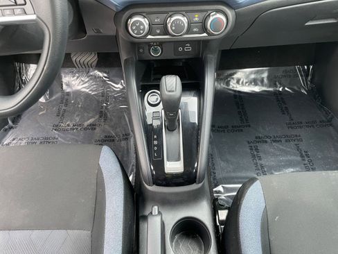 Used 2025 Nissan Versa SV FWD image 40