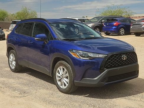 Used 2022 Toyota Corolla Cross LE FWD image 3
