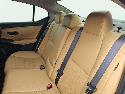 Used 2024 Nissan Sentra SV w/ SV Premium Package FWD image 31
