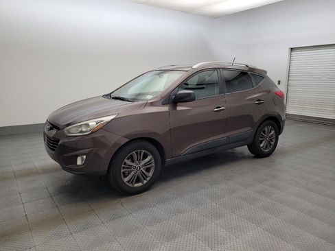 Used 2015 Hyundai Tucson SE FWD image 2