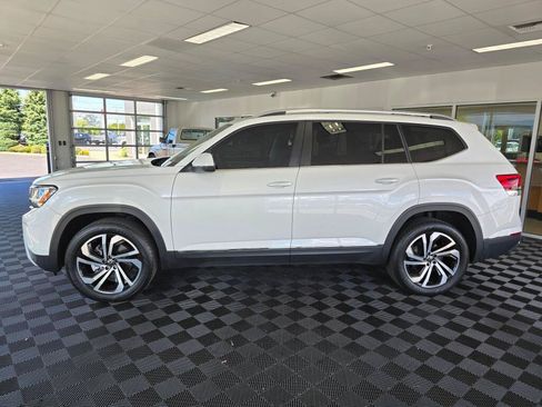 Used 2023 Volkswagen Atlas SEL AWD/4WD image 6